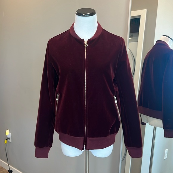 Burgundy velvet jacket. Great condition! - Picture 1 of 2